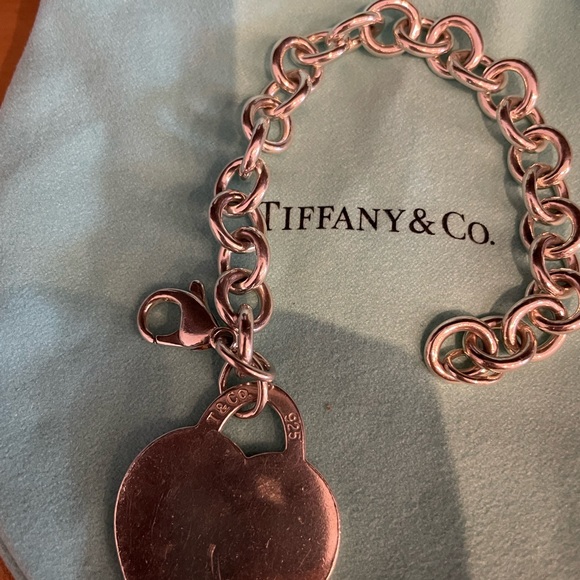 Tiffany & Co. Large heart tag “Return to Tiffany’s” bracelet - Picture 2 of 2
